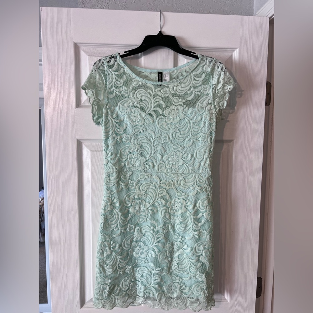 H&M Divided Lace Dress